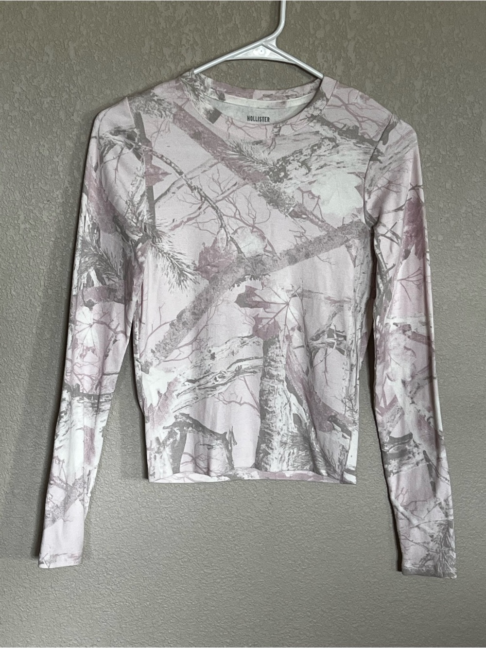 HOLLISTER Pink RealTree Tree Camo Long Sleeve Baby Tee M
